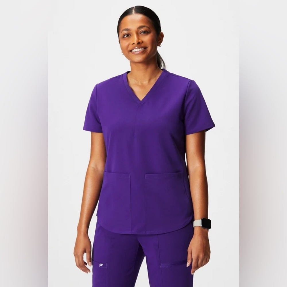 Fabletics Method Scrub Top in ultraviolet size XL
